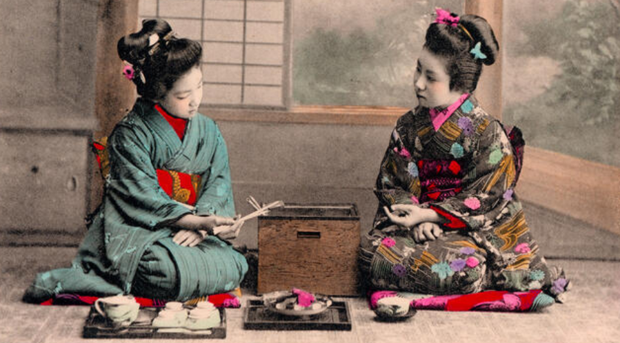 لماذا يأكل اليابانيون على الأرض؟