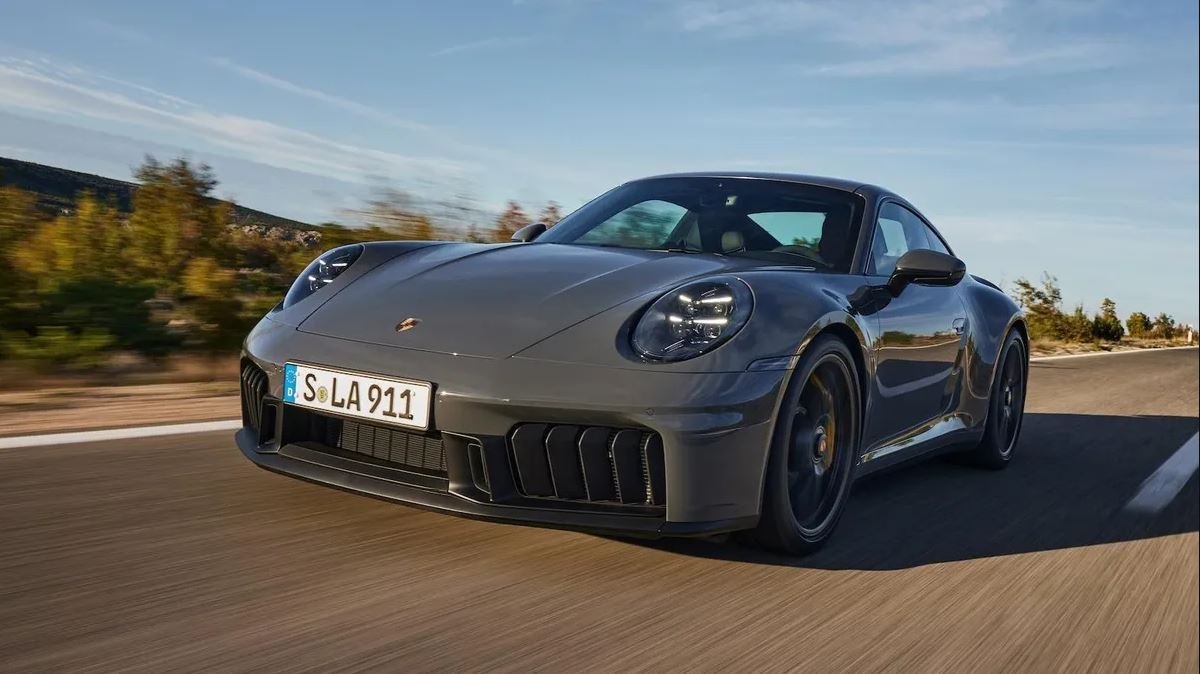 أفضل سيارات رياضية - بورشه 911 GTS T-Hybrid