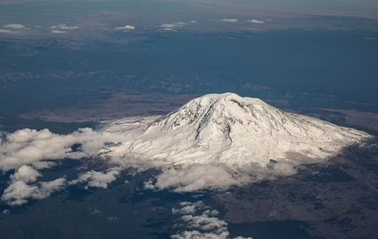 أكبر بركان في واشنطن على وشك الانفجار