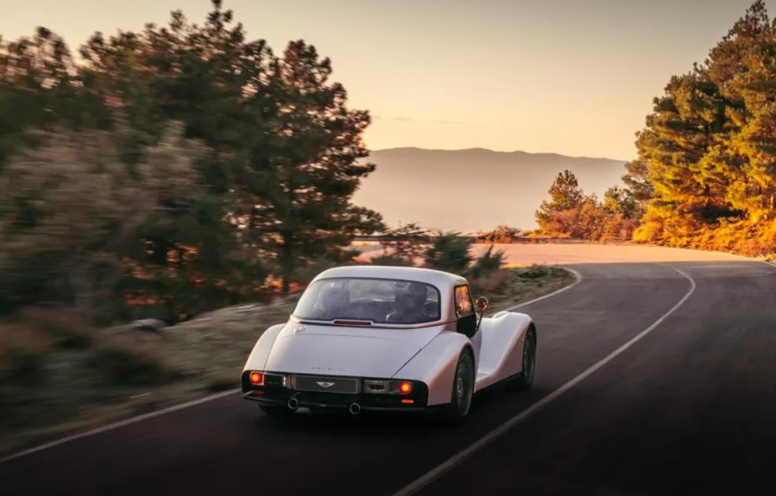 «سوبر سبورت Super Sport» ثورة بعالم السيارات الرياضية