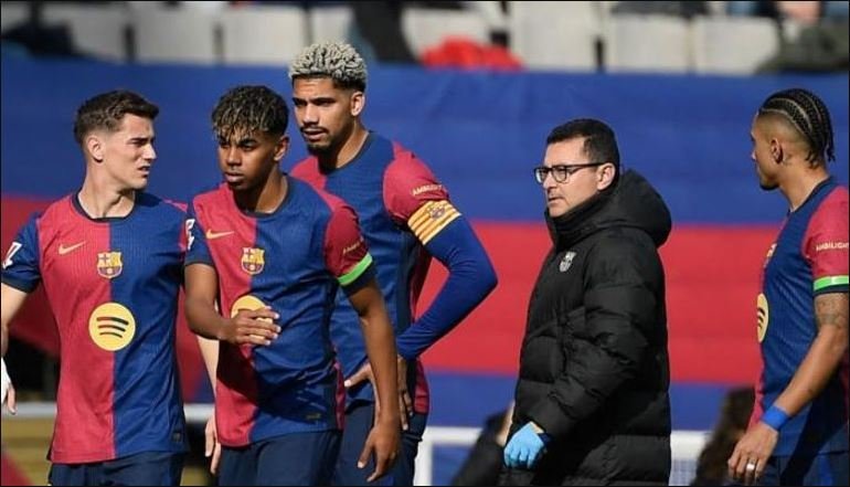 وفاة طبيب برشلونة كارلوس مينيارو