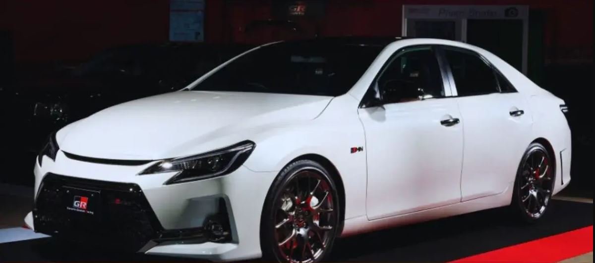 سيارة تويوتا كرسيدا 2026