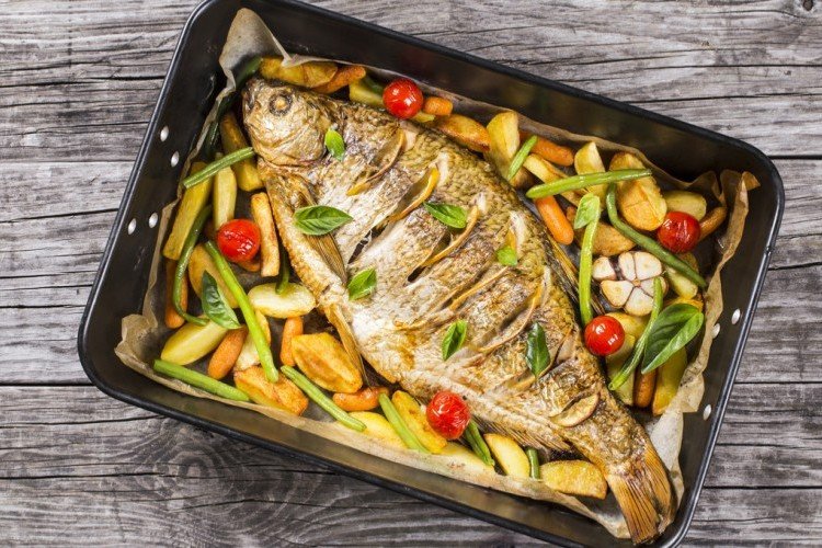 السمك المشوي.. أكلة بسيطة بطابع ملوكي على السفرة العربية