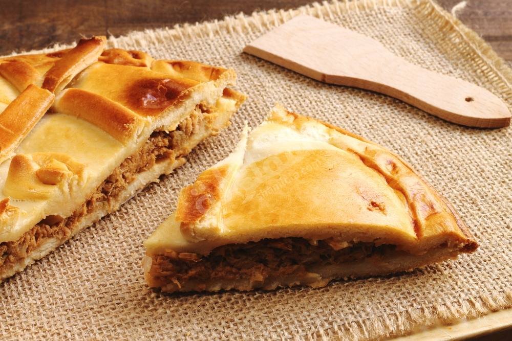 فطيرة التونة.. وصفة اقتصادية وسهلة لعشاق المأكولات البحرية