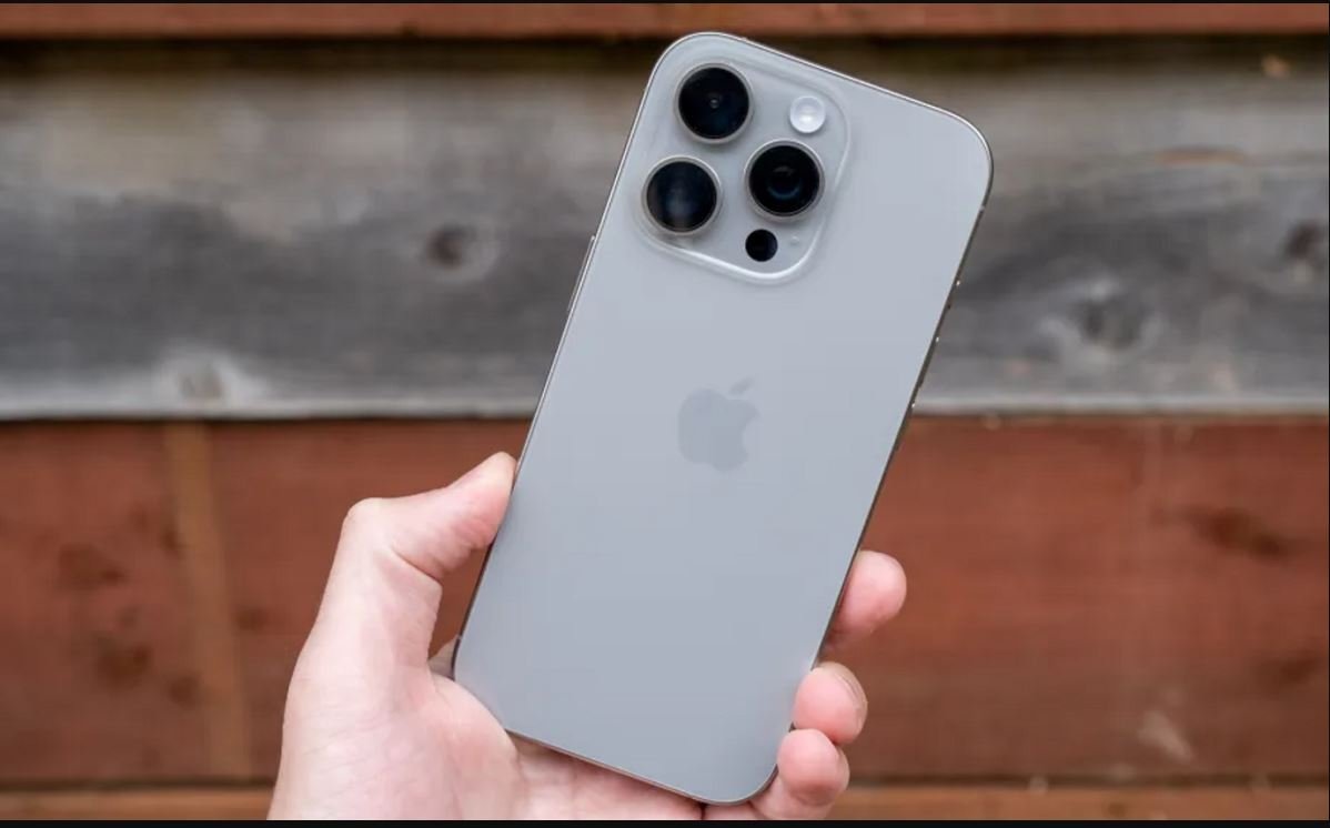 إعادة تصميم iPhone 17 Pro