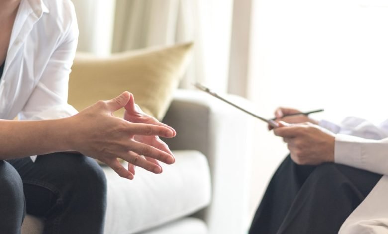 دراسة جديدة.. العلاج بالكلام يتفوق على الأدوية في معالجة الاضطرابات النفسية