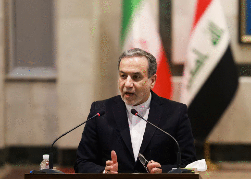 إيران تطلب من الصين موادًا لتصنيع 800 صاروخ باليستي 