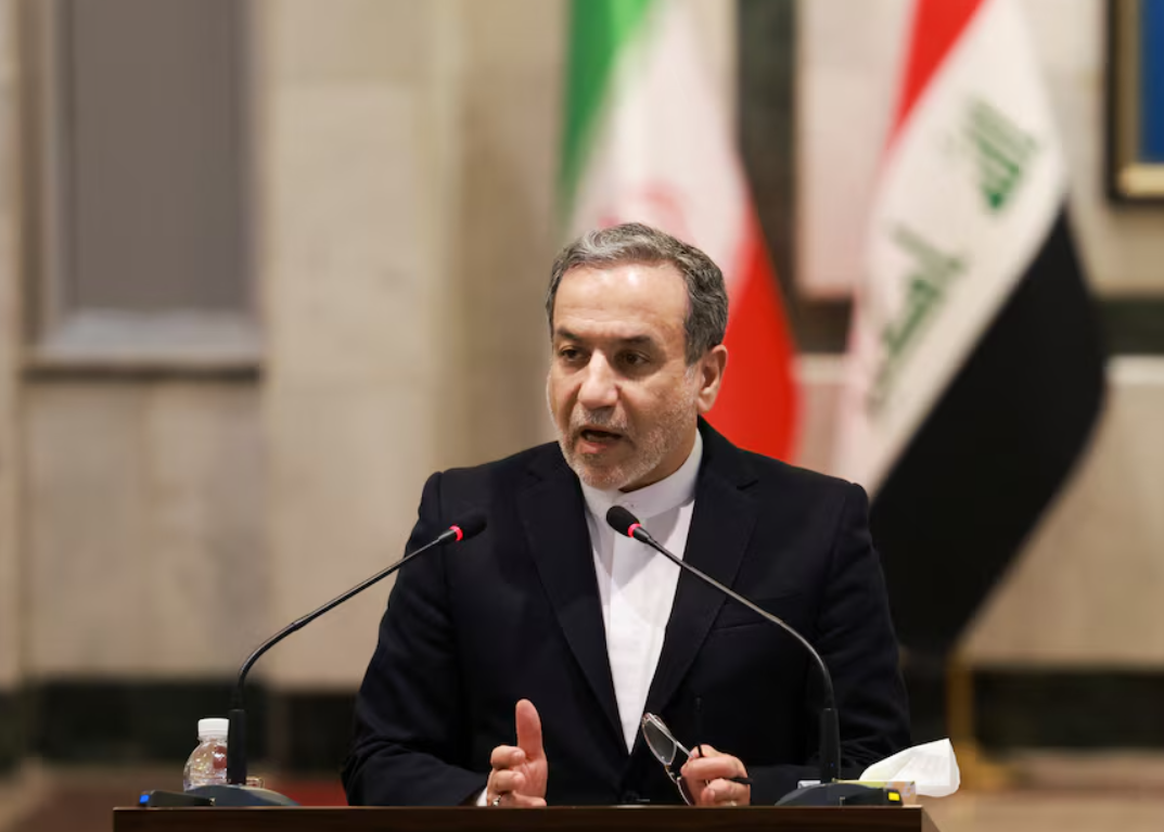 إيران تطلب من الصين موادًا لتصنيع 800 صاروخ باليستي 