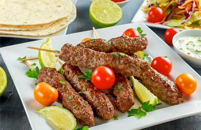 كفتة الحاتي.. نكهة مصرية أصيلة تتحدى الزمن في كل بيت