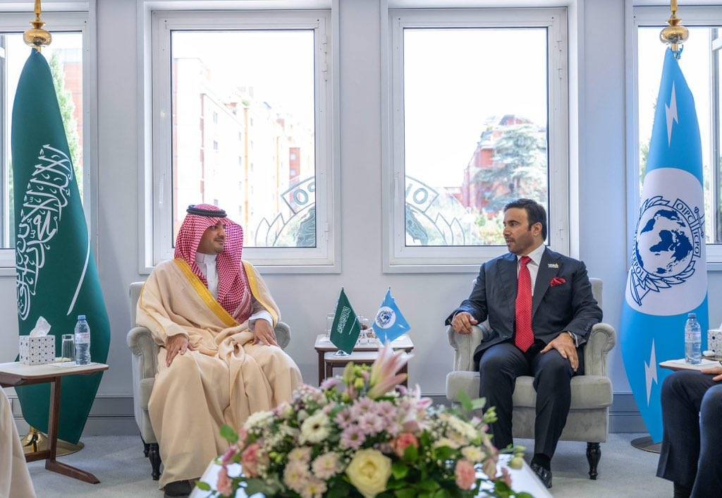 الإنتربول يمنح وزير الداخلية السعودي وسام الطبقة العليا تكريماً لإسهامات المملكة في مكافحة الجريمة الدولية