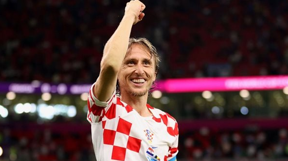 رسمياً.. ميلان يعلن ضم الكرواتي لوكا مودريتش بعقد لمدة عام واحد
