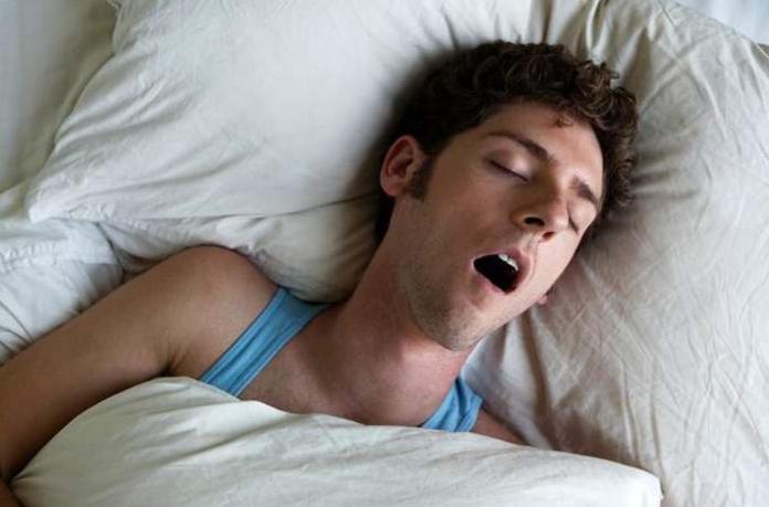 النوم العميق: لماذا هو مفتاح صحة الدماغ وحماية الذاكرة؟