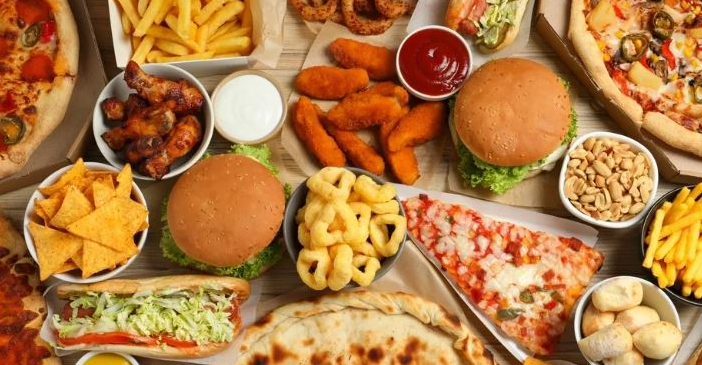 الأطعمة الدهنية.. مذاق مغرٍ ومخاطر صحية جسيمة