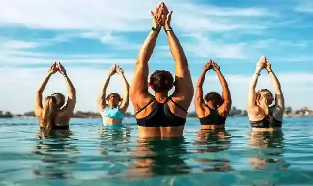 دراسة كندية: التمارين المائية تقوّي عضلات الظهر وتُخفف الألم المزمن وتحسّن جودة الحياة