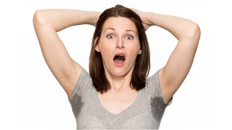 رائحة العرق في الصيف.. أسباب بيولوجية وحلول وقائية