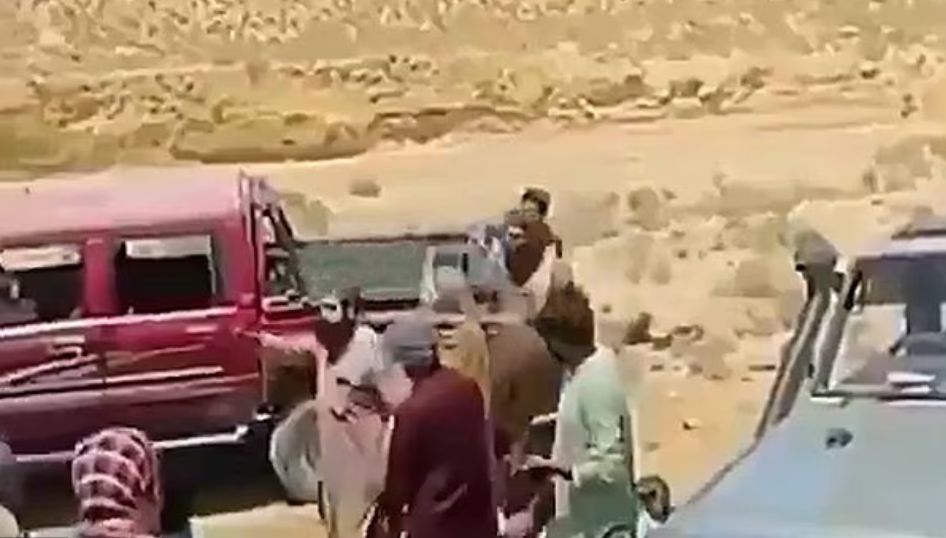إعدام امرأة "على يد شقيقها" في باكستان