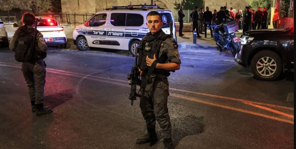 الشاباك يعتقل زوجين بتهم تجسس