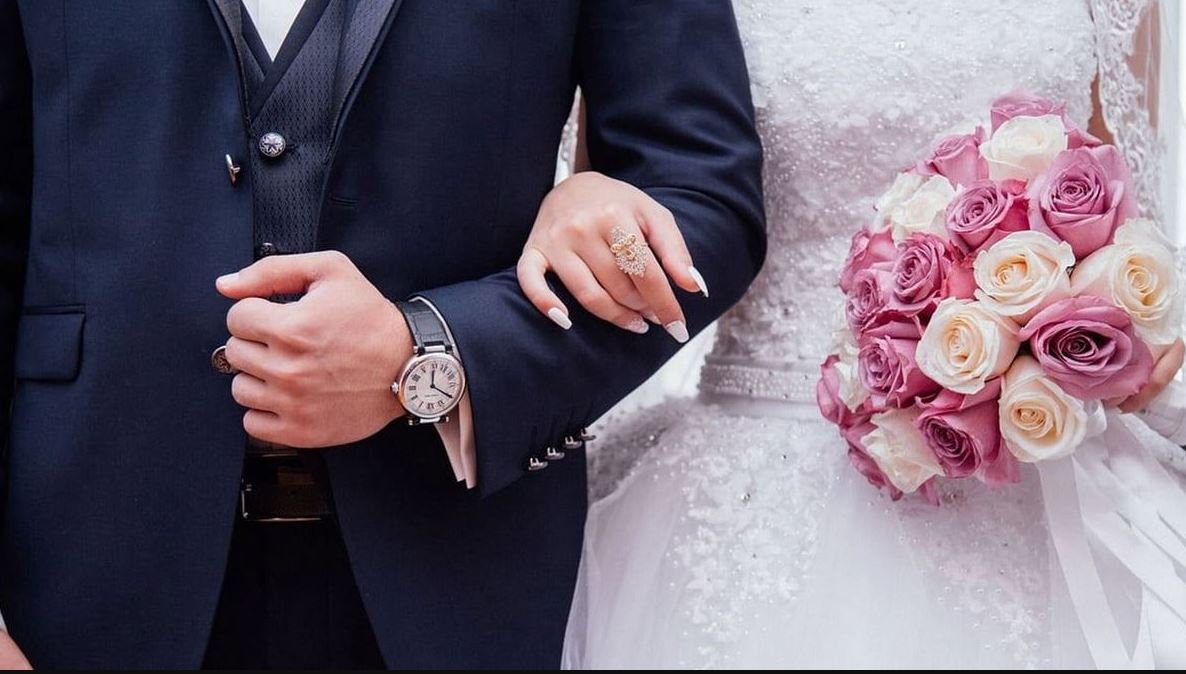 خطوات يجب التأكد منها قبل تحديد موعد الزفاف