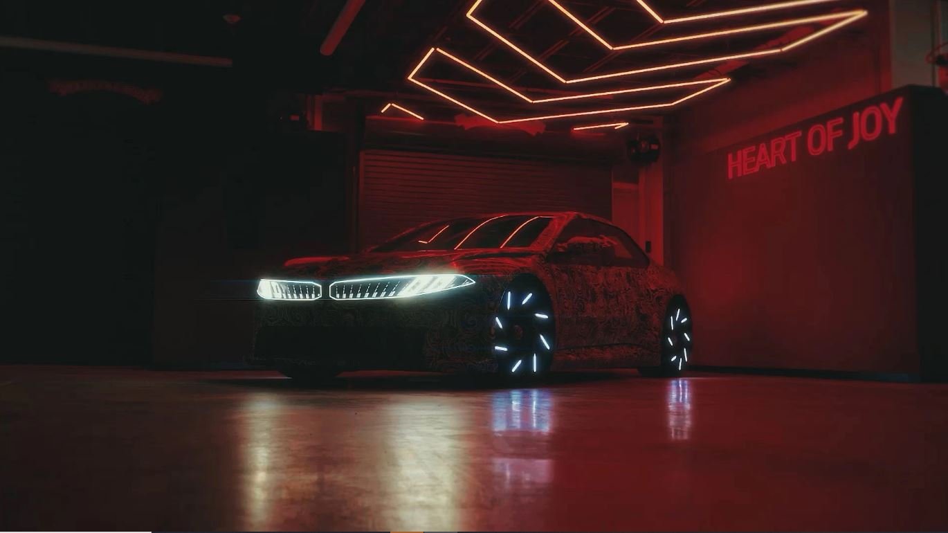 سيارة بي إم دبليو BMW