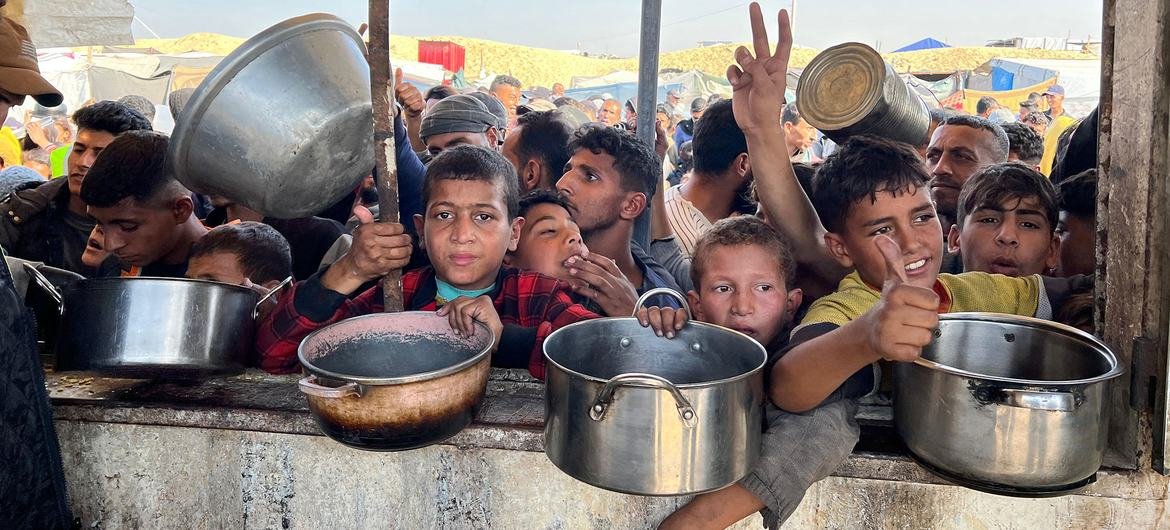 ناجون من الـ"هولوكوست" يطالبون إسرائيل بوقف تجويع أطفال غزة بعد إعلان المجاعة