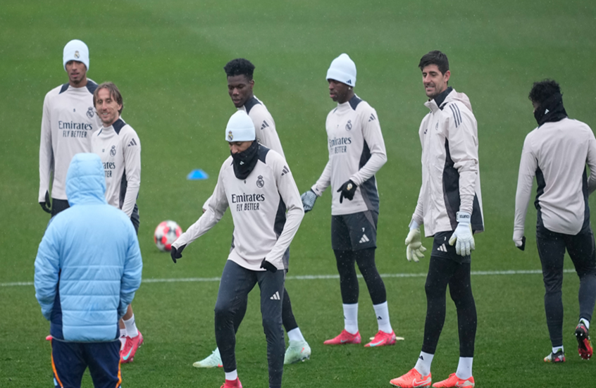صفقة دفاعية تهز سوق الانتقالات بين ليفربول وريال مدريد