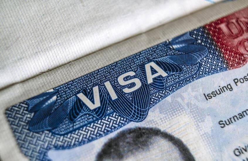 الولايات المتحدة تبدأ تطبيق تأمين دخول جديد يصل إلى 15 ألف دولار على بعض الزوار