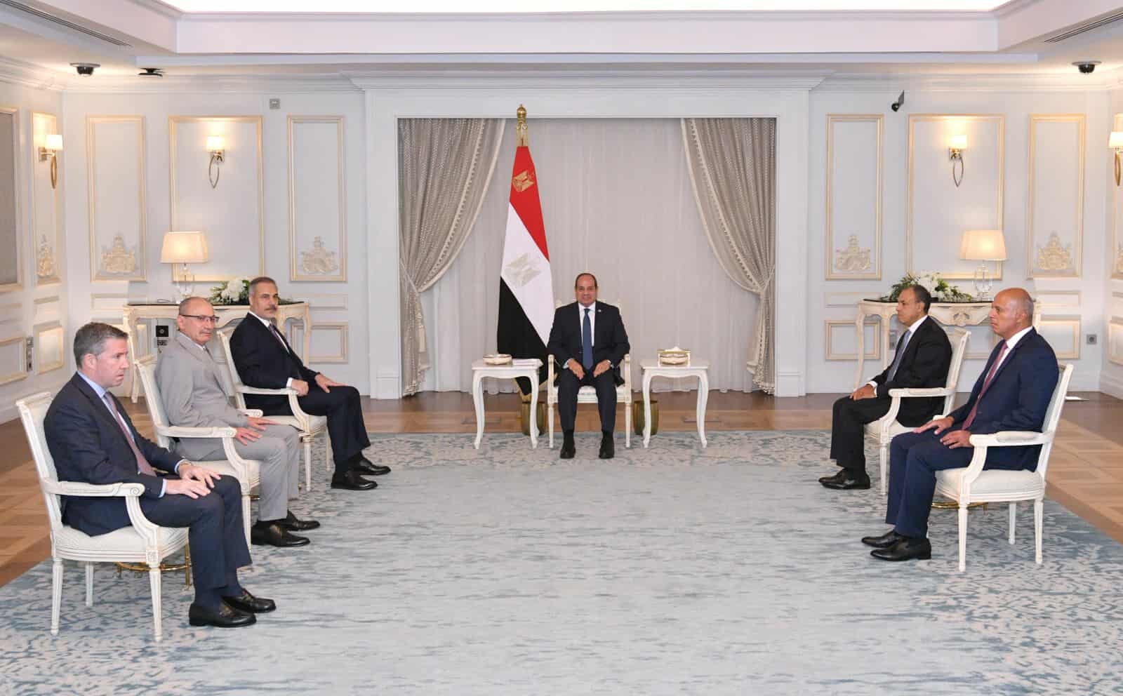 وزير الخارجية المصري: تهجير سكان غزة والضفة "خط أحمر"