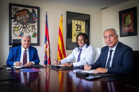 كوندي يجدد مع برشلونة حتى 2030...ولاء طويل الأمد وطموحات كبرى