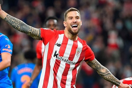 إينيغو مارتينيز يقترب من النصر السعودي مجانًا بعد اتفاق ودي مع برشلونة