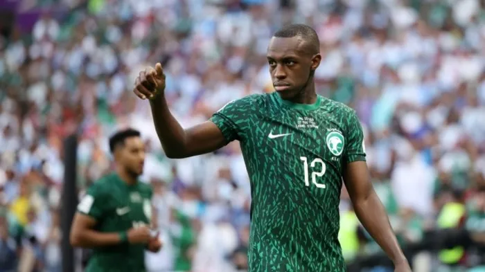 سعود عبد الحميد يقترب من الانتقال إلى لانس الفرنسي بعد تجربة أوروبية تاريخية