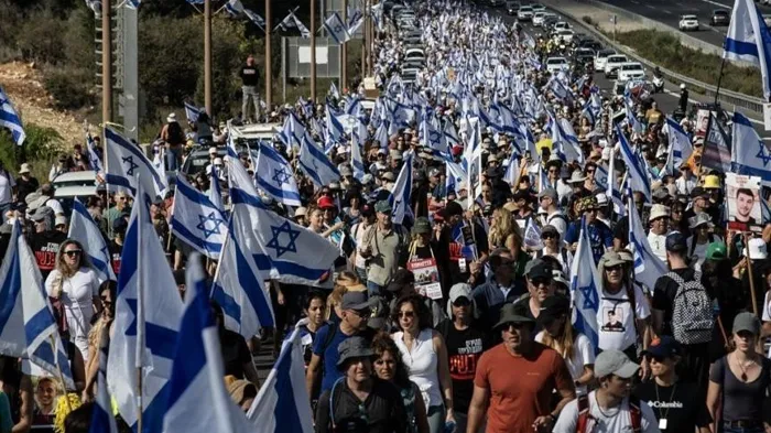 عائلات المحتجزين الإسرائيليين في غزة تدعو لإضراب اقتصادي شامل في 17 أغسطس