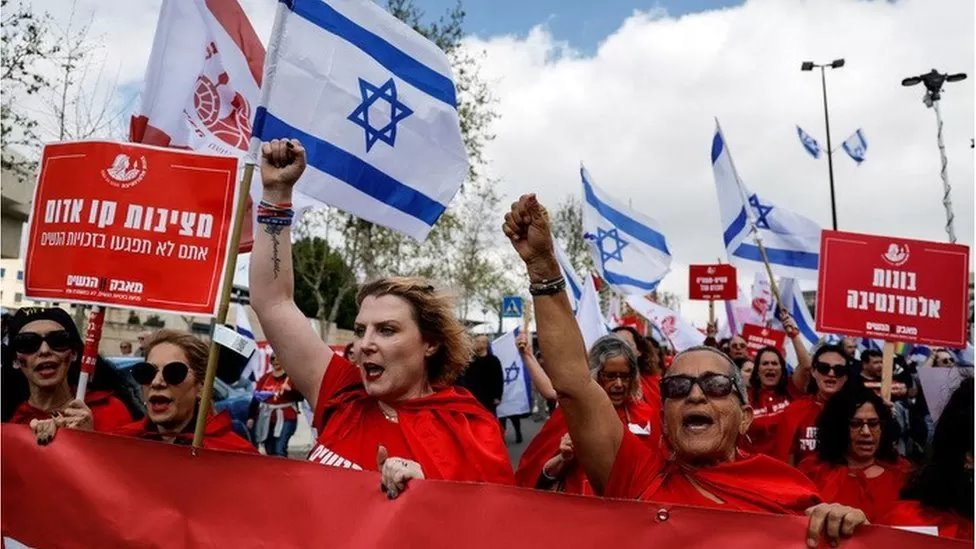 وزراء إسرائيليون يحتجون على المظاهرات المطالِبة بعودة المحتجزين وإنهاء الحرب في غزة