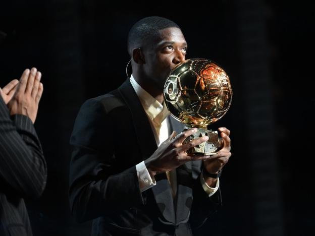 رسميًا عثمان ديمبيلي يتوج بالكرة الذهبية 2025