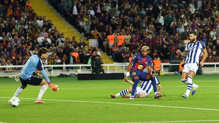 برشلونة يقلب الطاولة على ريال سوسيداد وينتزع الصدارة من قلب مدريد
