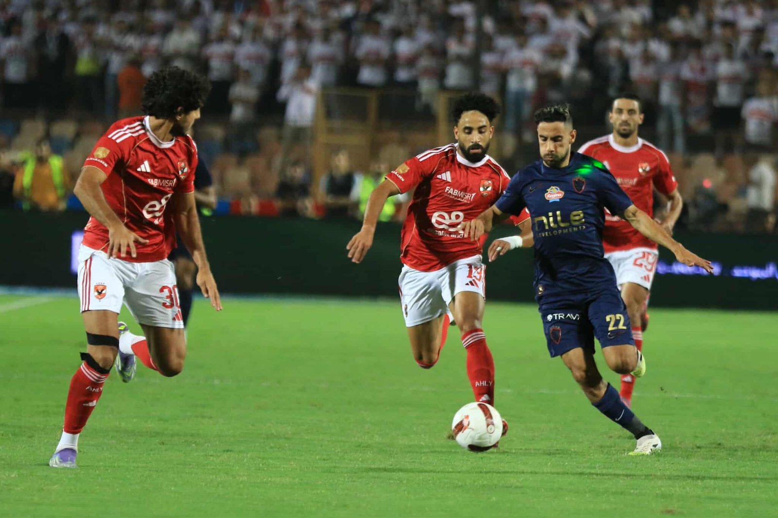 الأهلي يحسم القمة أمام الزمالك بثنائية مثيرة في الدوري الممتاز
