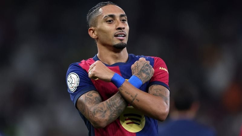 ترتيب محمد صلاح .. تعرف على المراتب من العاشر إلى الثالث في سباق الكرة الذهبية 2025