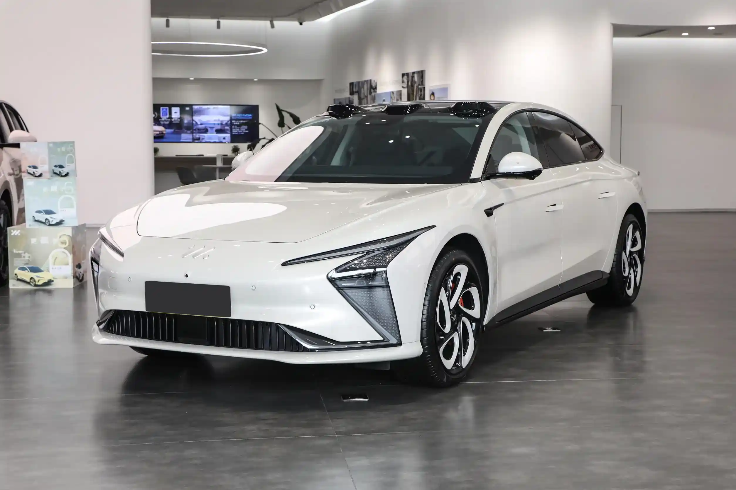 مجموعة منصور تطلق علامة IM Motors الكهربائية الفاخرة لأول مرة في مصر