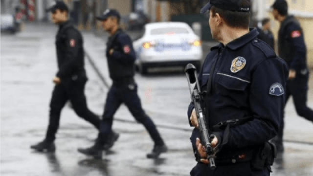 هجوم مسلح على مركز شرطة في إزمير: مقتل شرطيين وإصابة آخر
