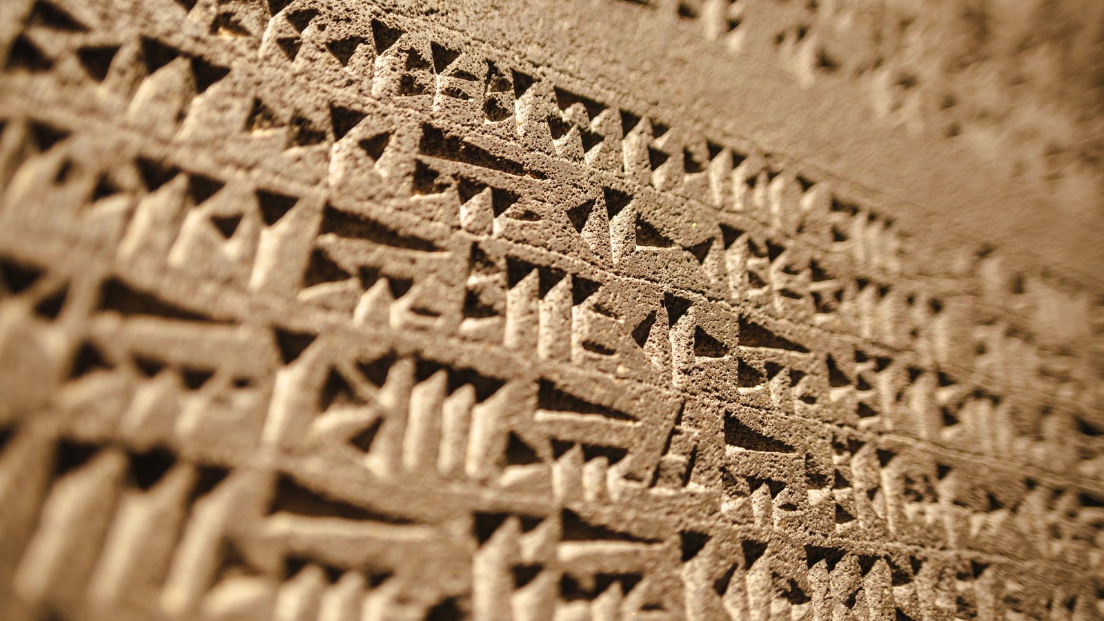 ذكاء اصطناعي روسي يفك شفرة لغة الفراعنة في ثوانٍ
