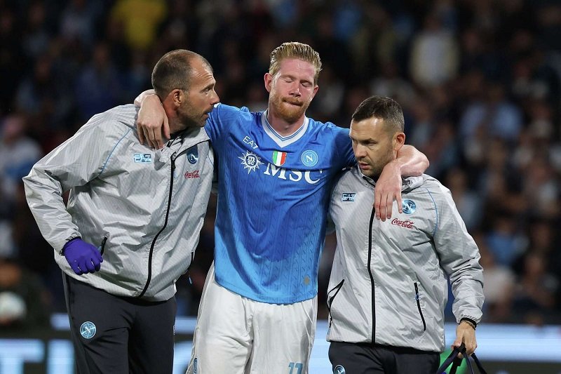 ضربة موجعة لنابولي... إصابة دي بروين تبعده عن الملاعب لثلاثة أشهر على الأقل