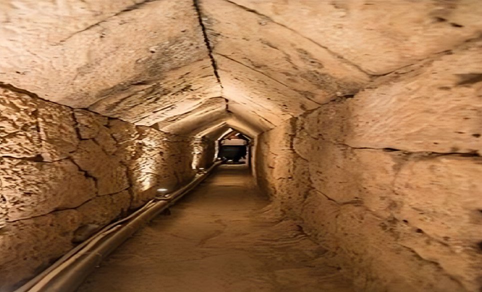 اكتشاف أثري ضخم في الإسكندرية يعيد الأمل بالعثور على مقبرة كليوباترا المفقودة