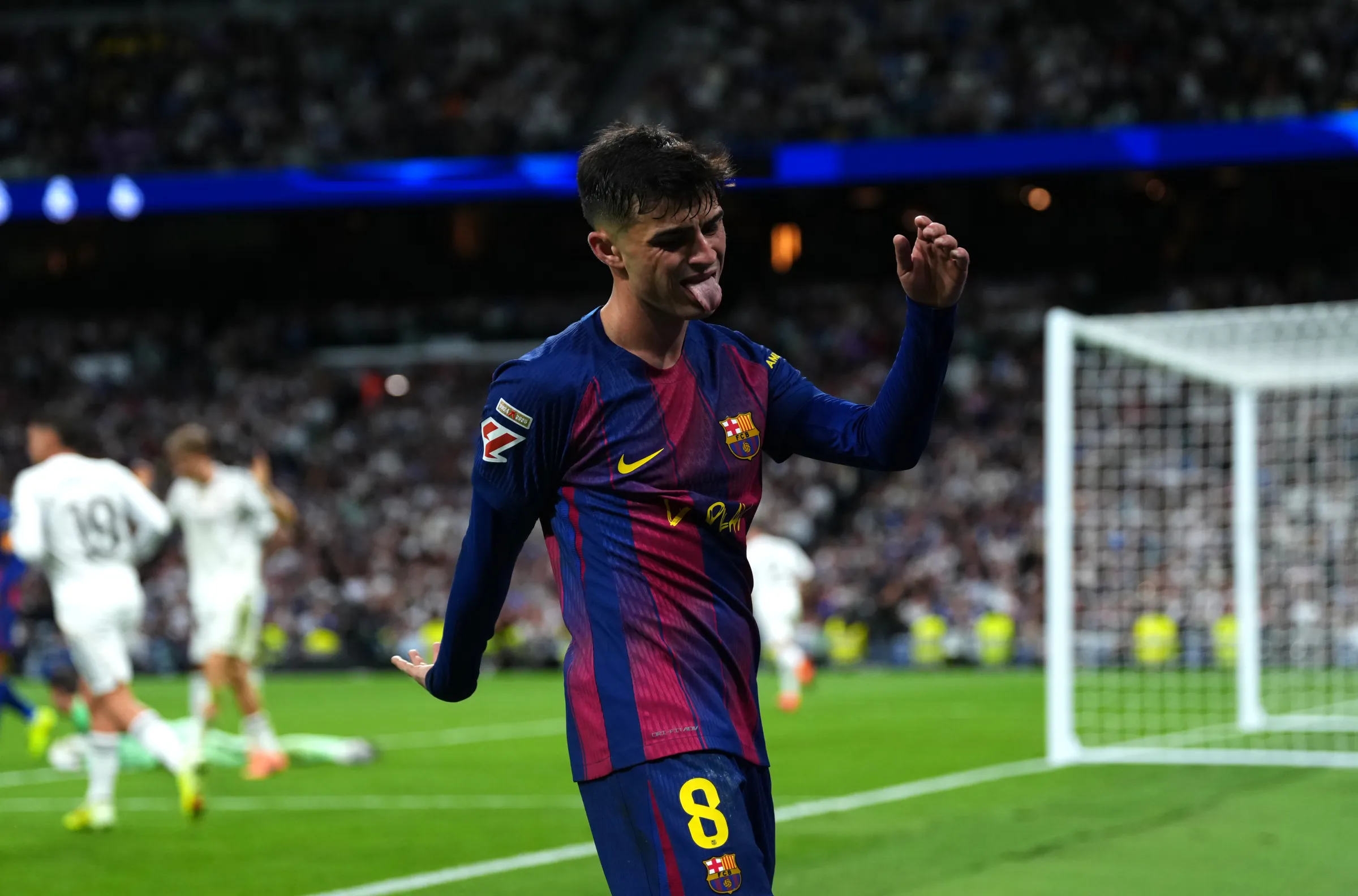 برشلونة يعلن إصابة بيدري دون تحديد مدة غيابه