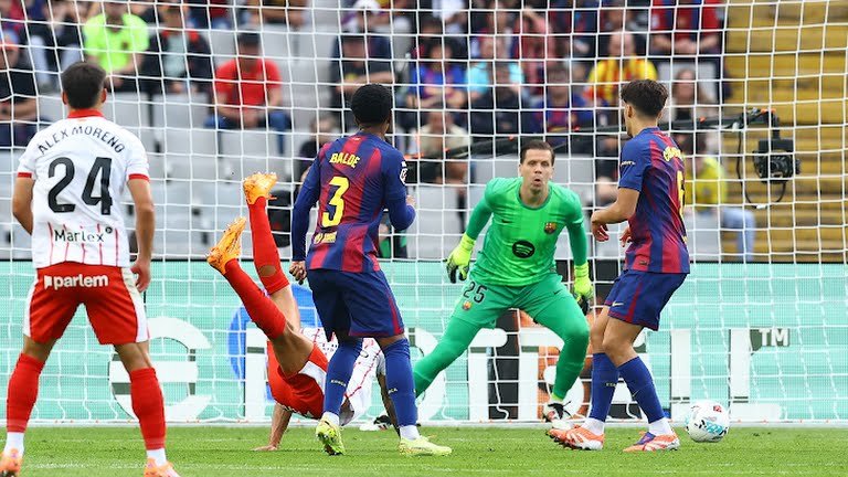 أراوخو ينقذ برشلونة من تعثر ثالث على التوالي