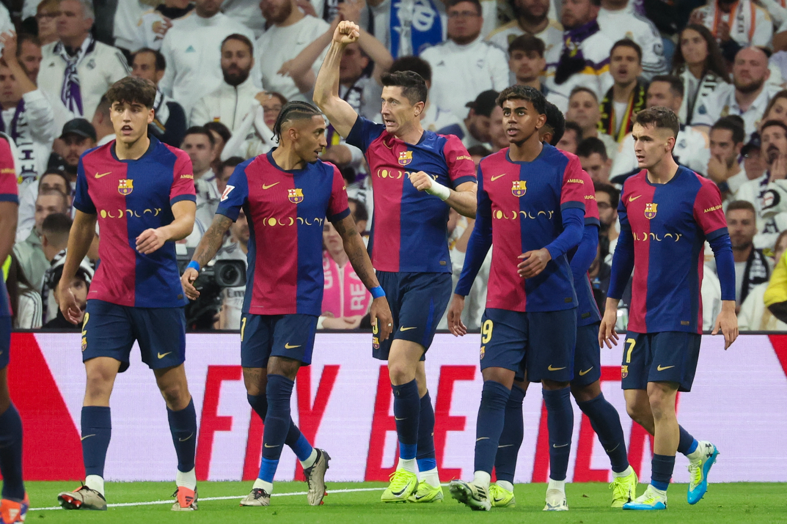 مساعد فليك: غياب رافينيا واقع لا مفر منه وريال مدريد يعيش مرحلة انتقالية ناجحة قبل الكلاسيكو
