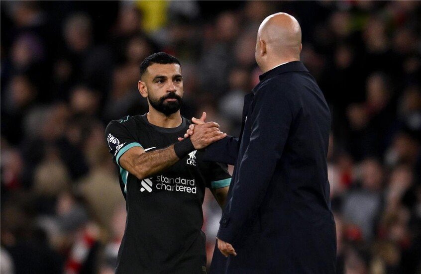 آرني سلوت: “لو كانت حياتي على المحك.. سأختار محمد صلاح لينقذها” آرني سلوت: “لو كانت حياتي على المحك.. سأختار محمد صلاح لينقذها”