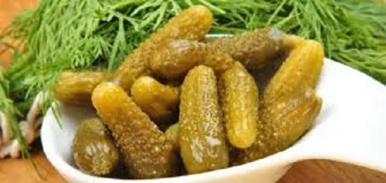 طريقة عمل الخيار المخلل.. خطوة بخطوة