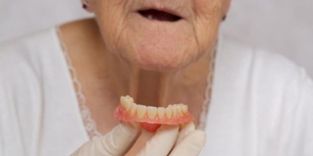 دراسة صينية: فقدان الأسنان السريع لدى كبار السن قد يزيد خطر الوفاة بنسبة 33%