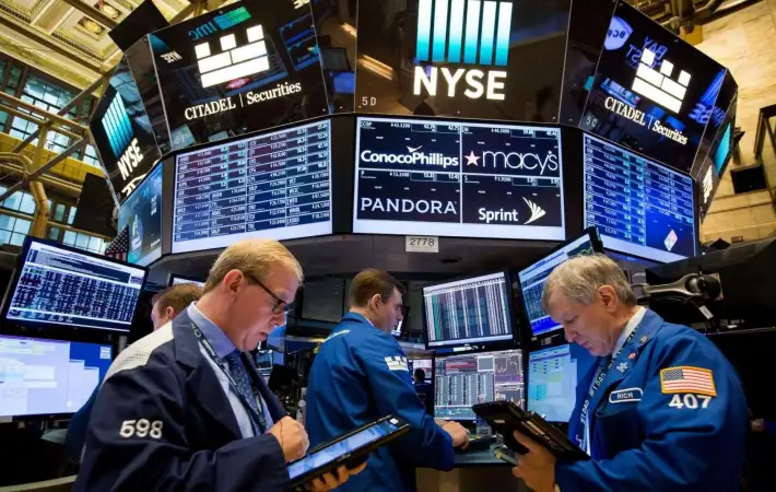 الأسهم الأمريكية تغلق على تراجع مع ترقب المستثمرين لموسم الأرباح