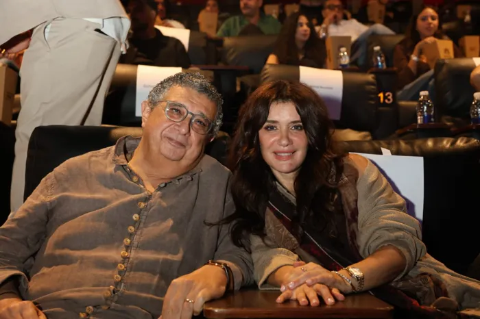"فيها إيه يعني".. فيلم جديد يجمع ماجد الكدواني وغادة عادل في قصة حب ناضجة