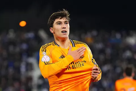 نجم ريال مدريد يطلب الرحيل بسبب تشابي ألونسو